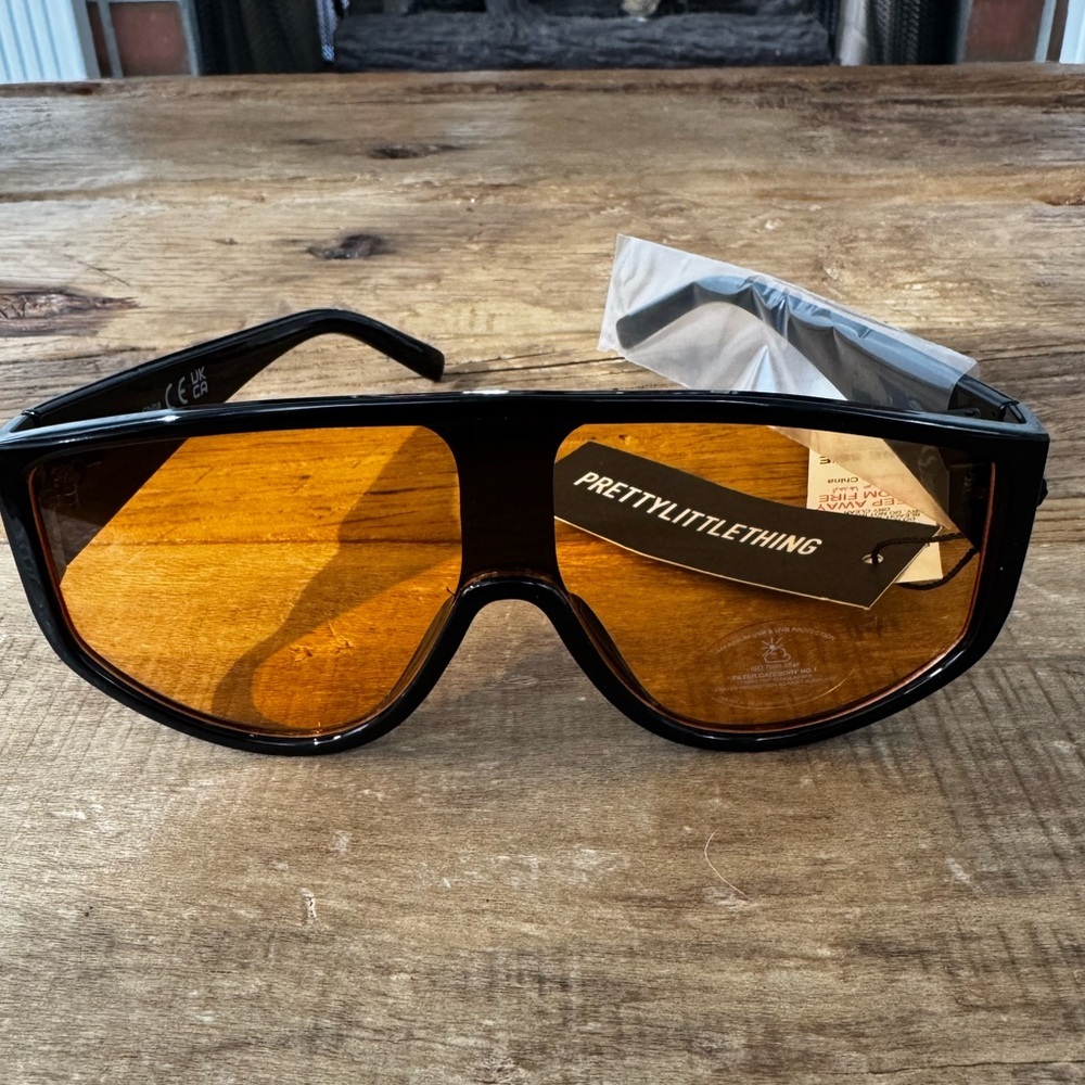 NEW PrettyLittleThing Black With Orange Lens Oversized Visor Sunglasses UVA/UVB - Picture 10 of 11